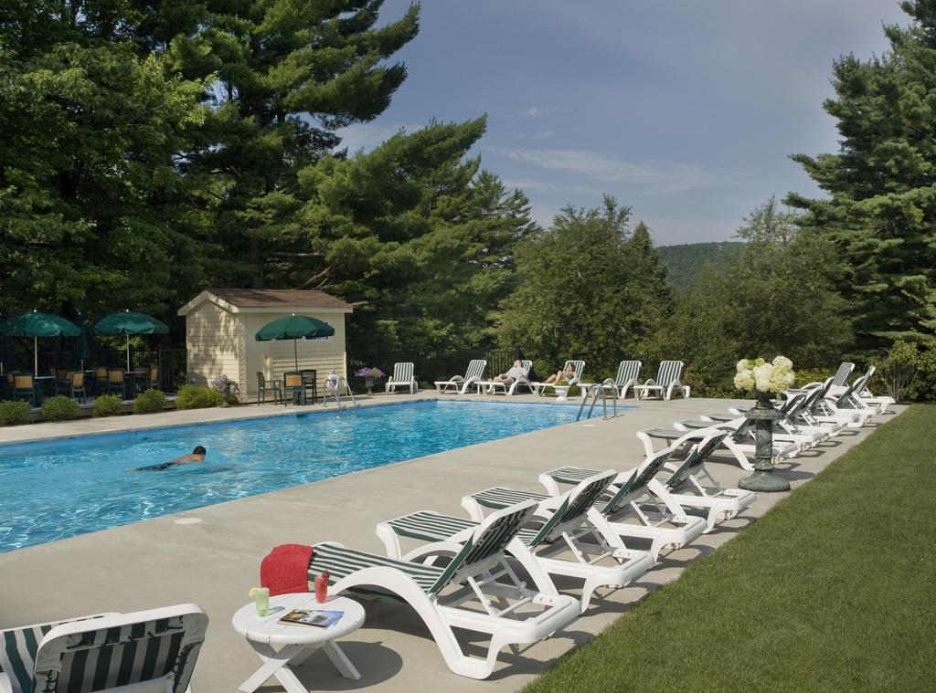 The Manor On Golden Pond Bed & Breakfast Holderness Exterior photo