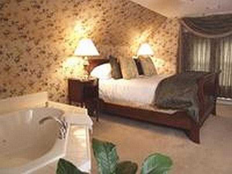 The Manor On Golden Pond Bed & Breakfast Holderness Exterior photo