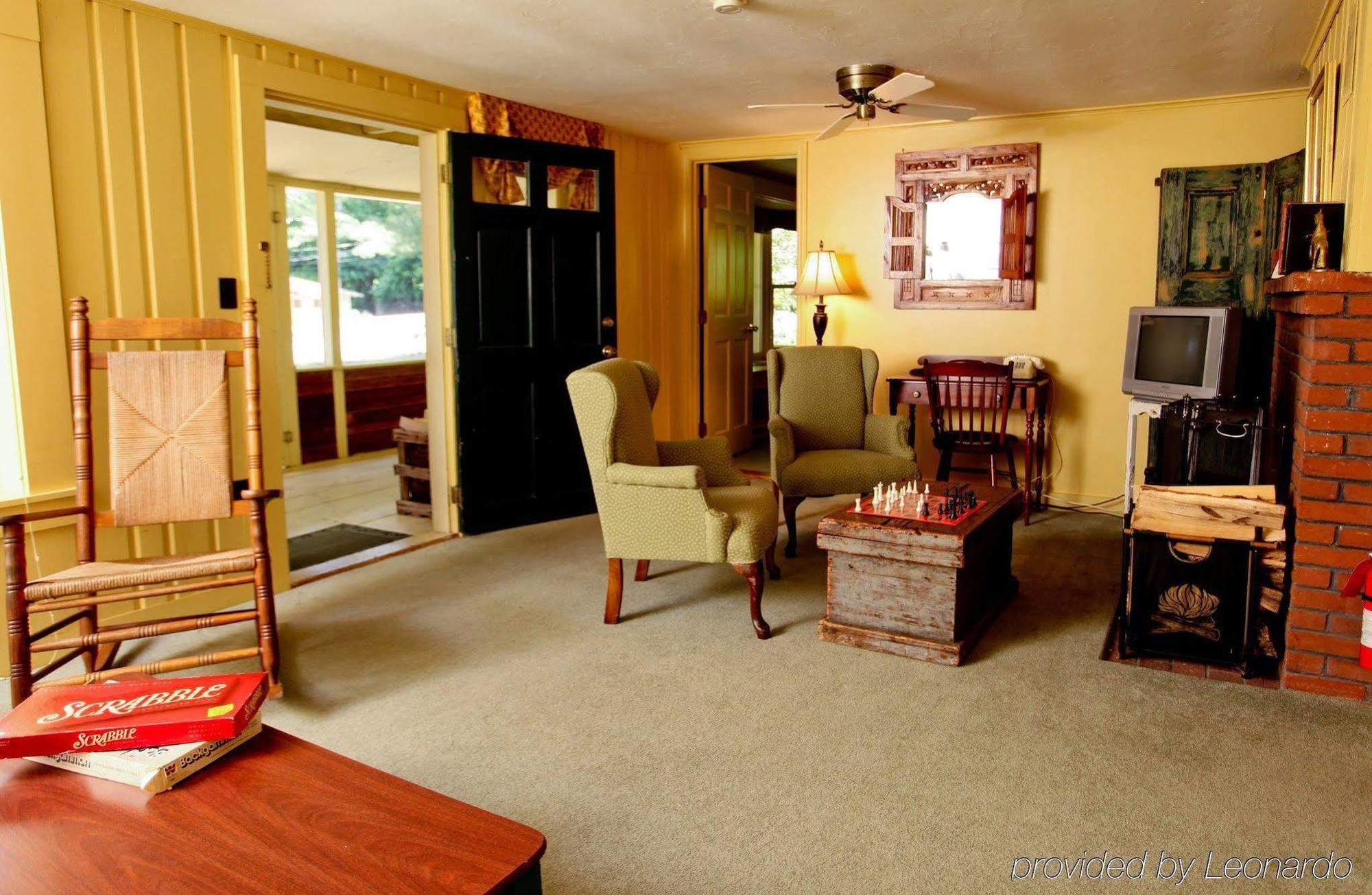 The Manor On Golden Pond Bed & Breakfast Holderness Exterior photo
