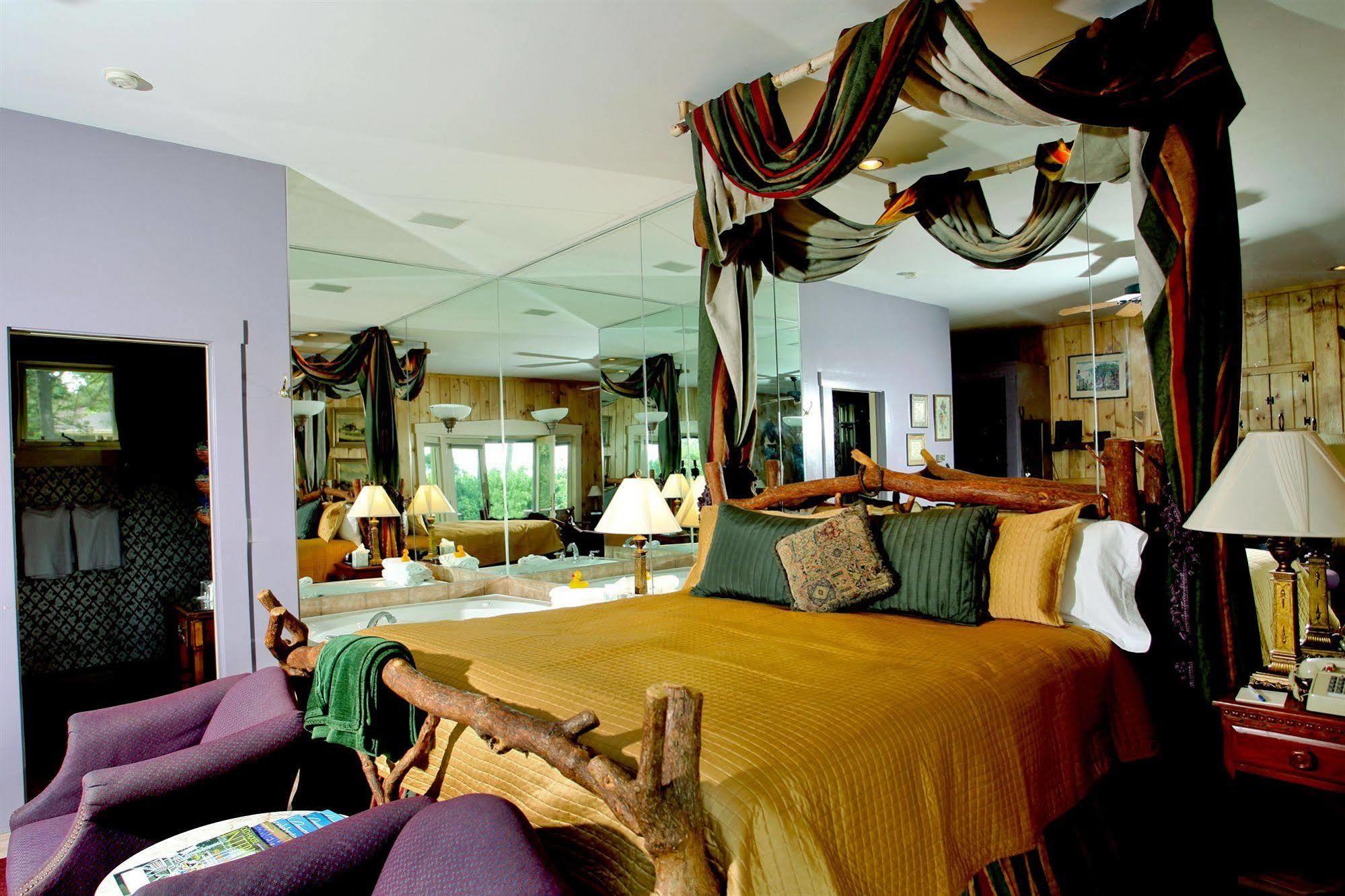 The Manor On Golden Pond Bed & Breakfast Holderness Exterior photo