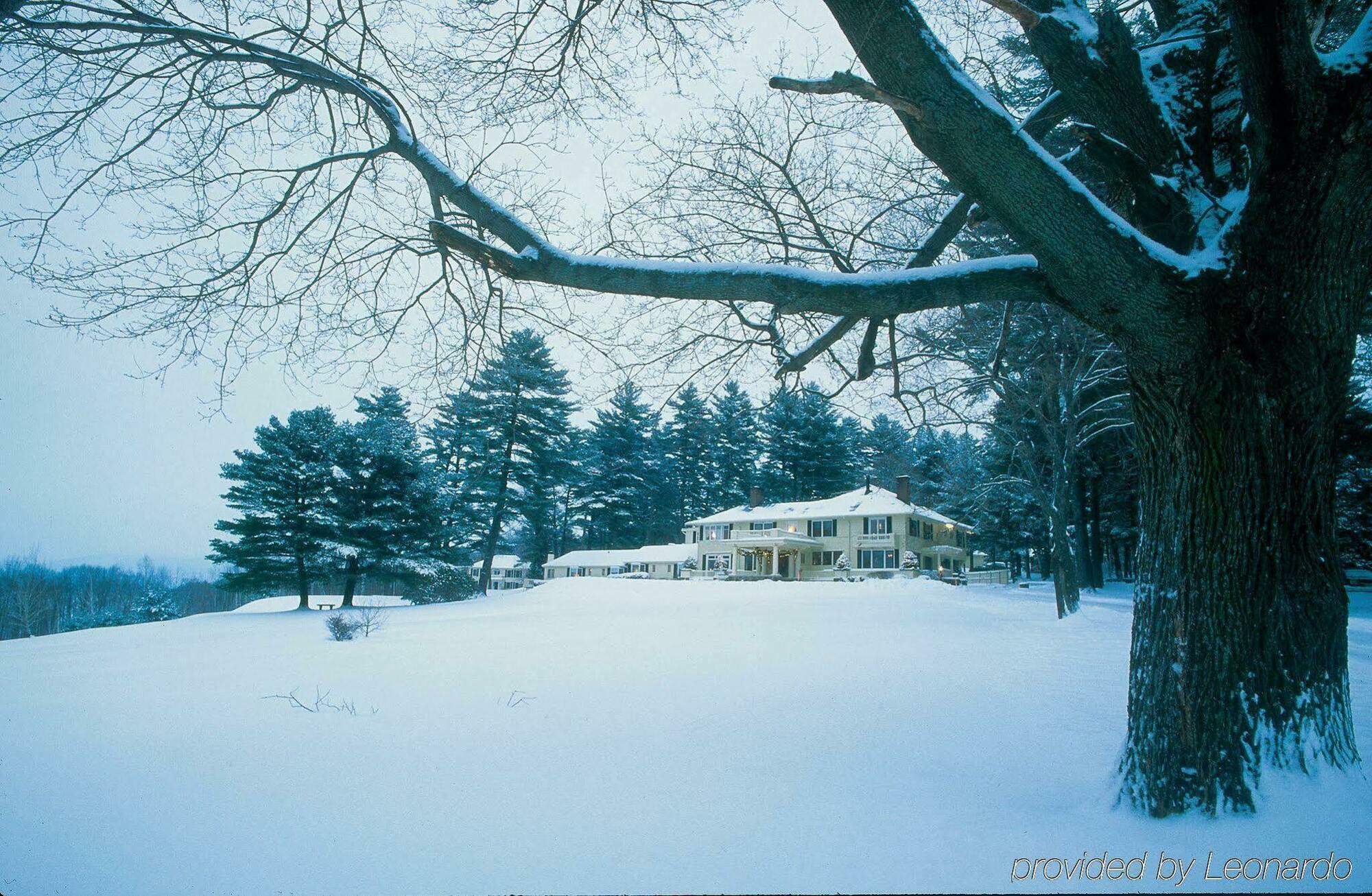 The Manor On Golden Pond Bed & Breakfast Holderness Exterior photo